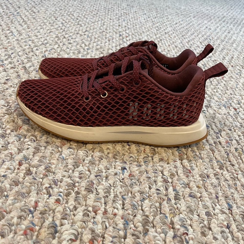 NoBull mesh runners